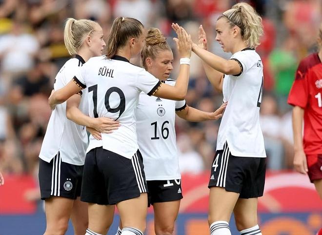 雷速体育比分直播-丹麦队碾压德国队，马琳高光表现