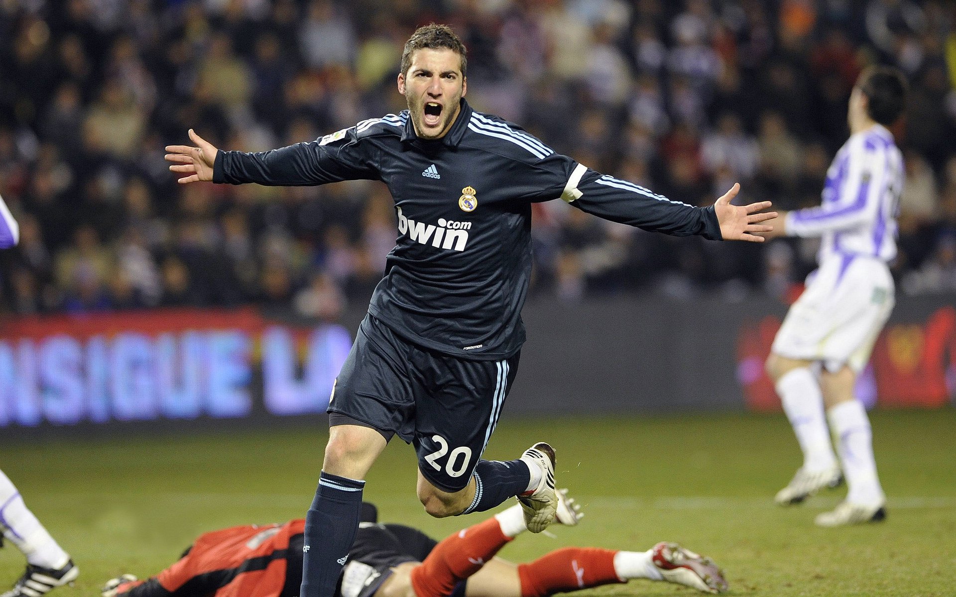 雷速体育比分直播-哥伦比亚火力压制阿根廷，门迪成为关键先生