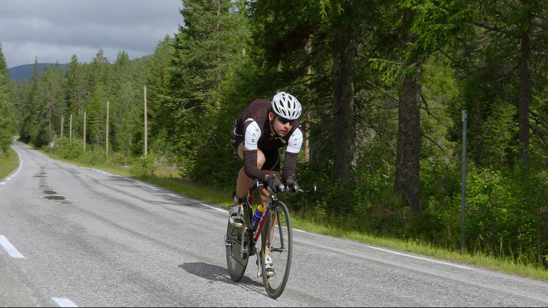 当灰熊的生死战遇上锡安的统治力,新一代篮球叙事的两极