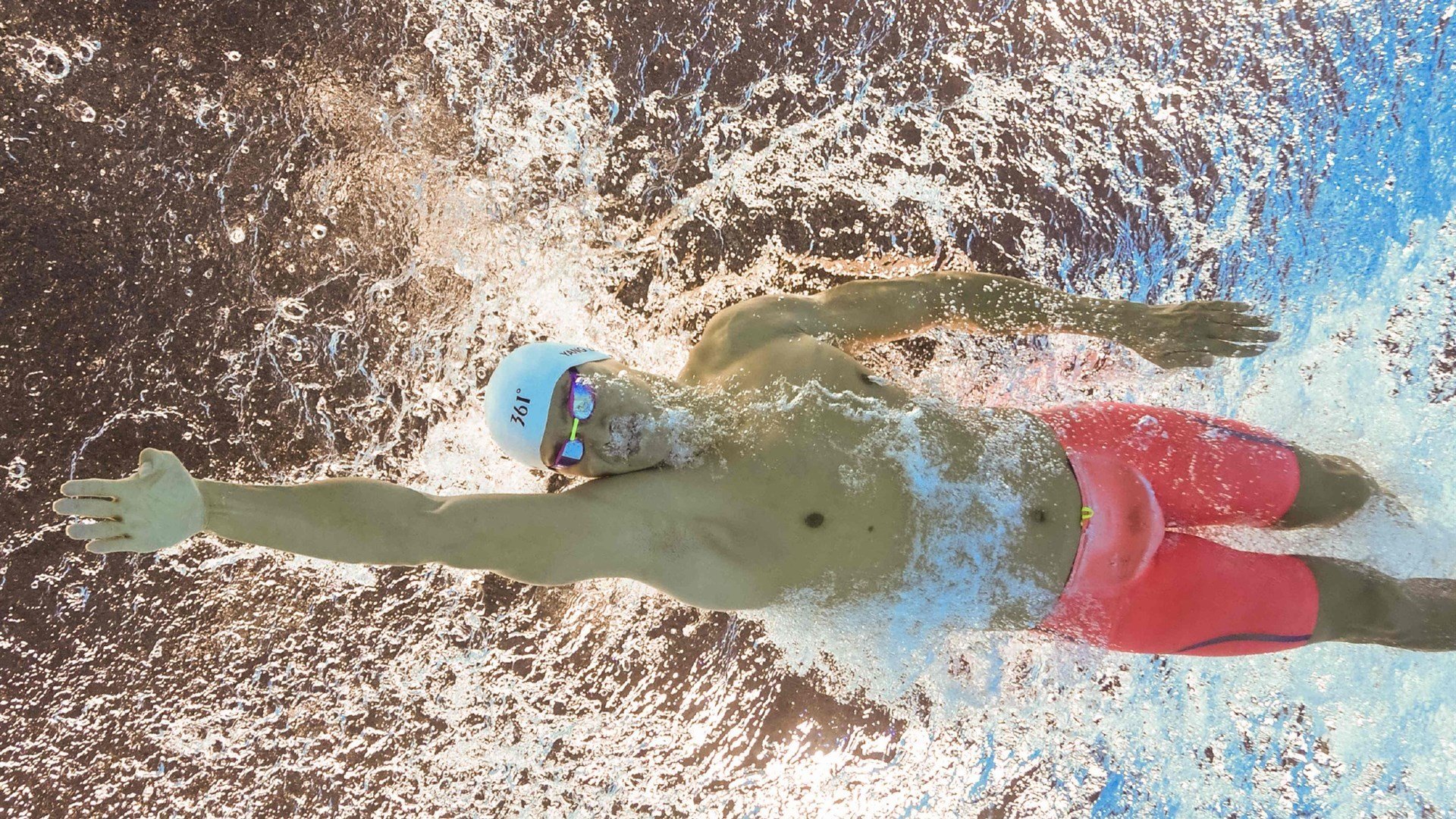 威廉姆斯逆转红牛二队,皮亚斯特里状态火热,一场战术与天赋的胜利