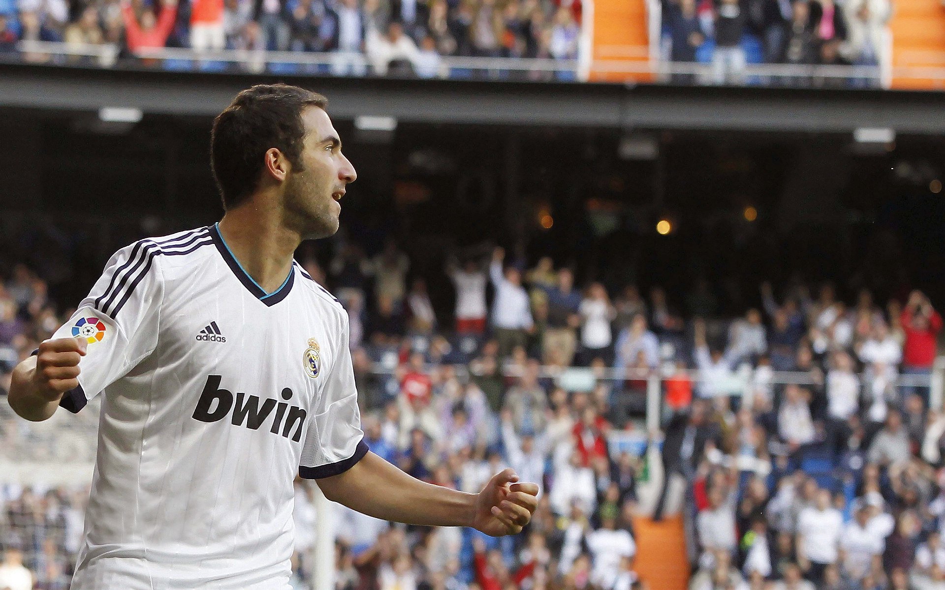 绝杀东瀛,福登一锤定音,巴萨式胜利照亮现代足球的战术传承